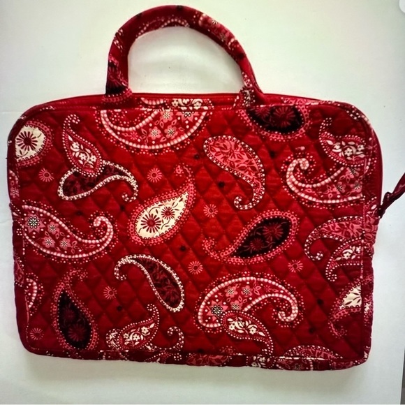 New Vera Bradley retired Mesa Red Bandana Paisley messenger bag laptop bag - Picture 2 of 8